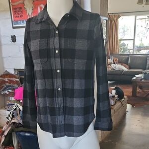 Faherty Stretchy Plaid Poly Fleece Black Grey Plaid Long Sleeve Shirt Size Small
